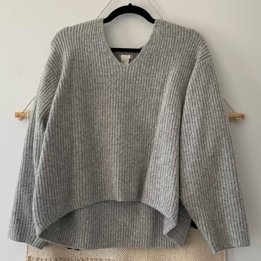 H&M Grey V-neck Sweater